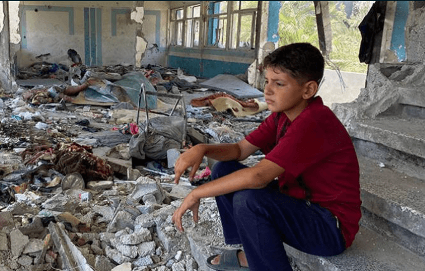 Anak-anak Gaza kembali Bersekolah meski di Reruntuhan