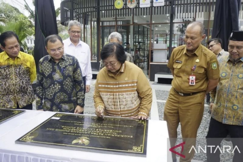 Menteri LHK Resmikan Dua Ekoriparian di Riau