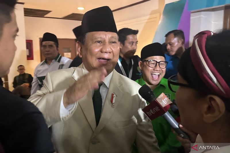 Pakai Dasi Hijau di Acara PKB, Prabowo: Kalau Diundang PDIP Ganti Merah