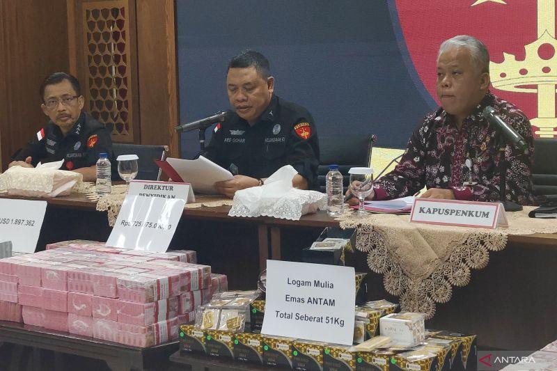 Kejagung Dalami Sumber Dana Rp920 M dan Emas Antam 51 kg Pengacara Ronald Tannur