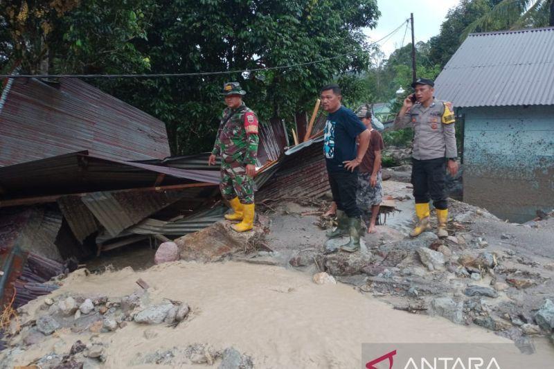 Banjir Bandang Terjang Tapanuli Utara, 500 Orang Mengungsi