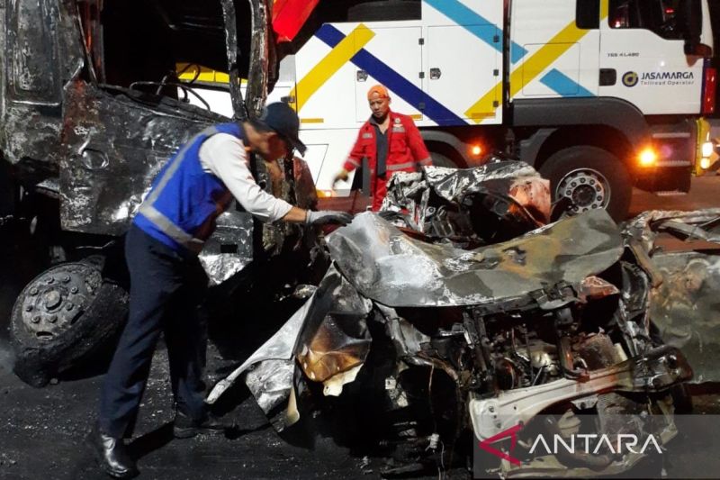 Tabrakan Maut di Gerbang Tol Ciawi, 8 Orang Tewas, 11 Luka-luka
