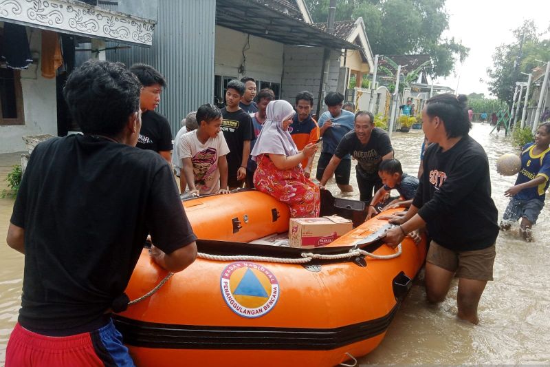 Banjir Terjang 15 Desa di Gresik, BNPB: Tidak Ada Laporan Korban Jiwa