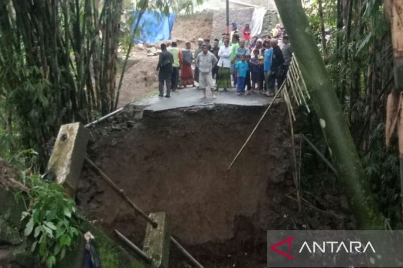Sempat Mengungsi, Puluhan KK Korban Banjir Cianjur Kembali ke Rumah  