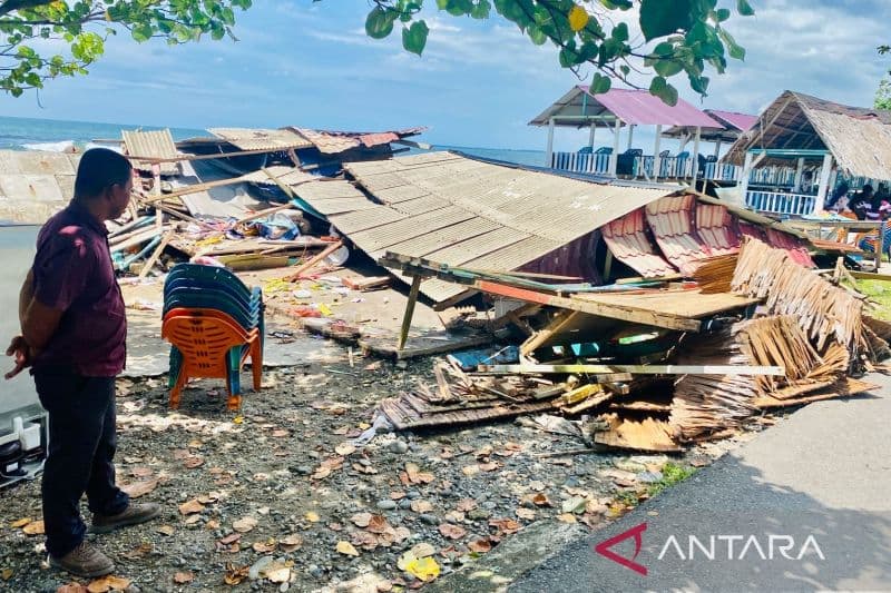 Diduga Jadi Tempat Mesum, Kafe di Aceh Barat Dirobohkan