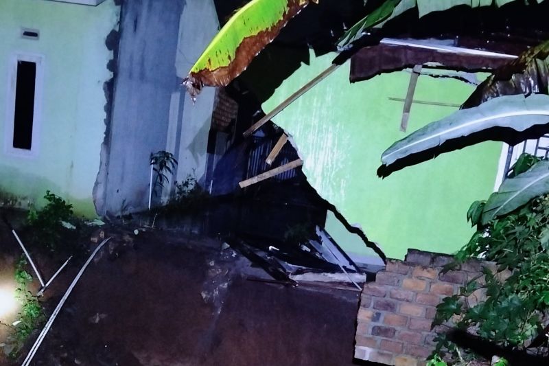 Longsor Ancam Keselamatan Warga Batu Belang OKU Selatan 