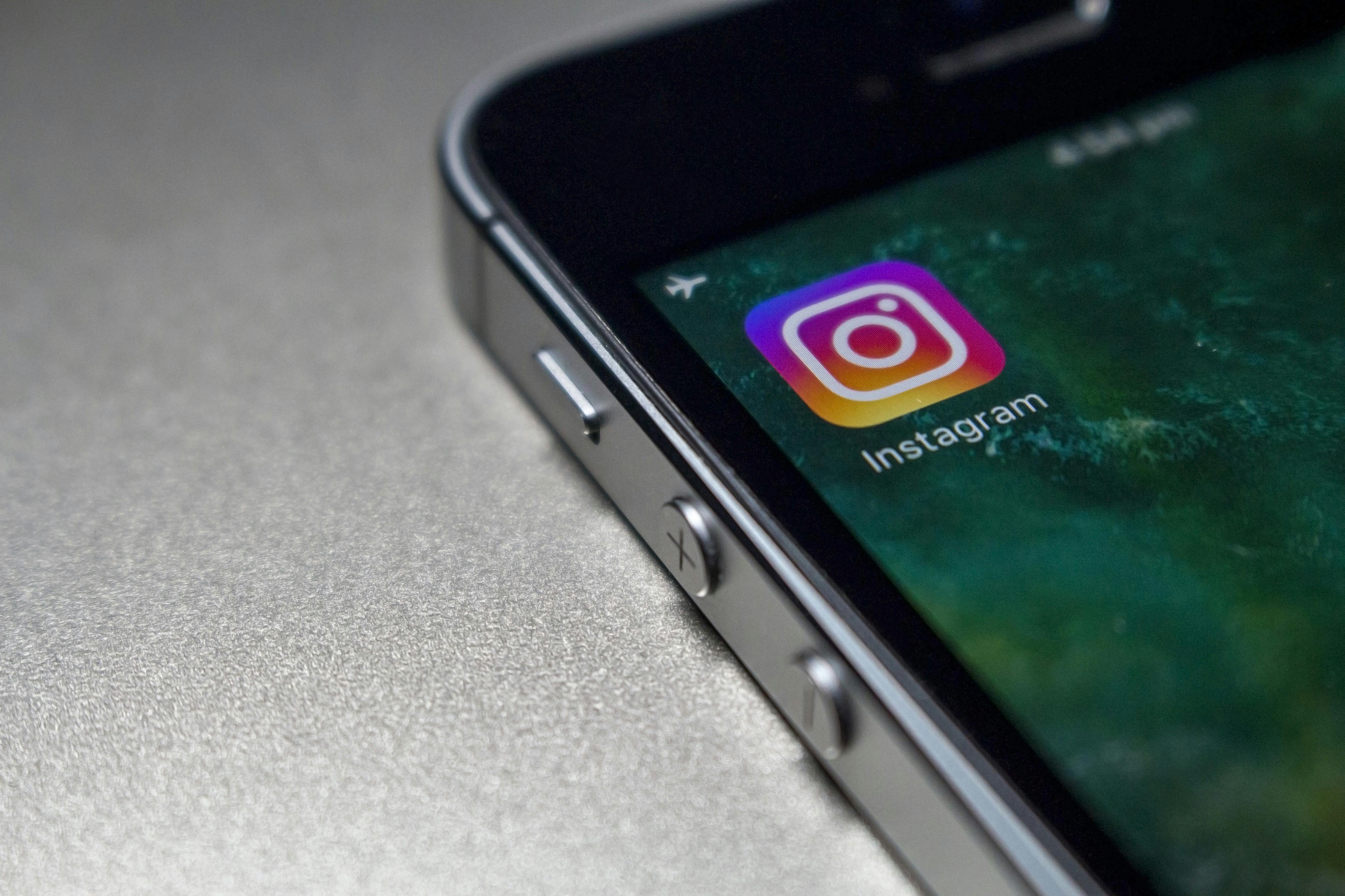 Instagram 'Paksa' Jutaan Akun Remaja jadi 'Private'