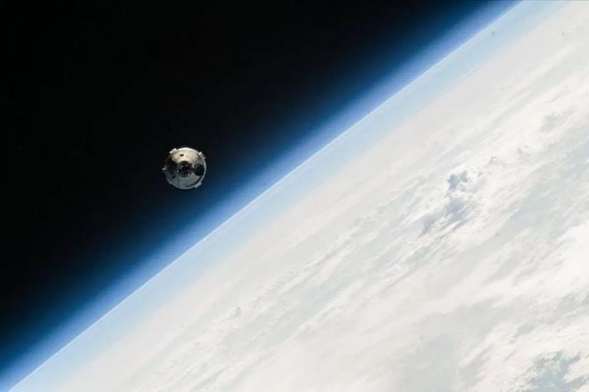 Crew Dragon NASA Berhasil Berlabuh di ISS, Bawa Dua Kru Baru