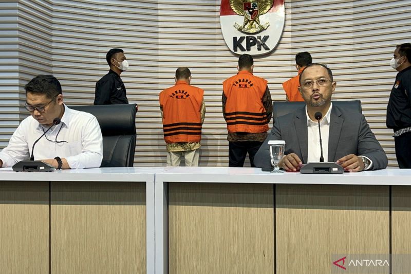 KPK Tahan Lagi 3 Tersangka Korupsi Proyek Jalur Kereta