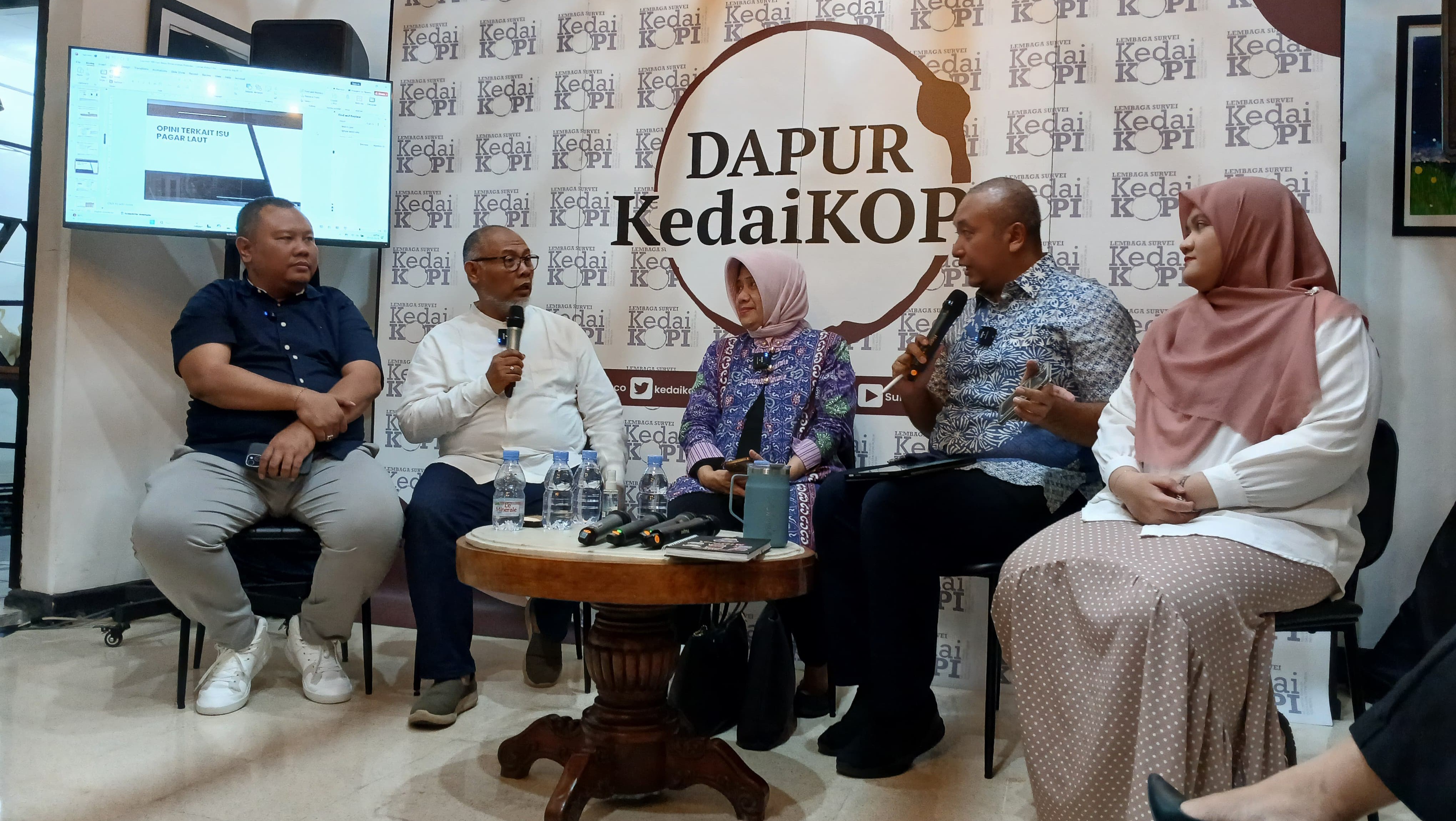 Survei KedaiKOPI: Gen Z dan Warga Pendidikan Rendah Paling Puas Prabowo-Gibran
