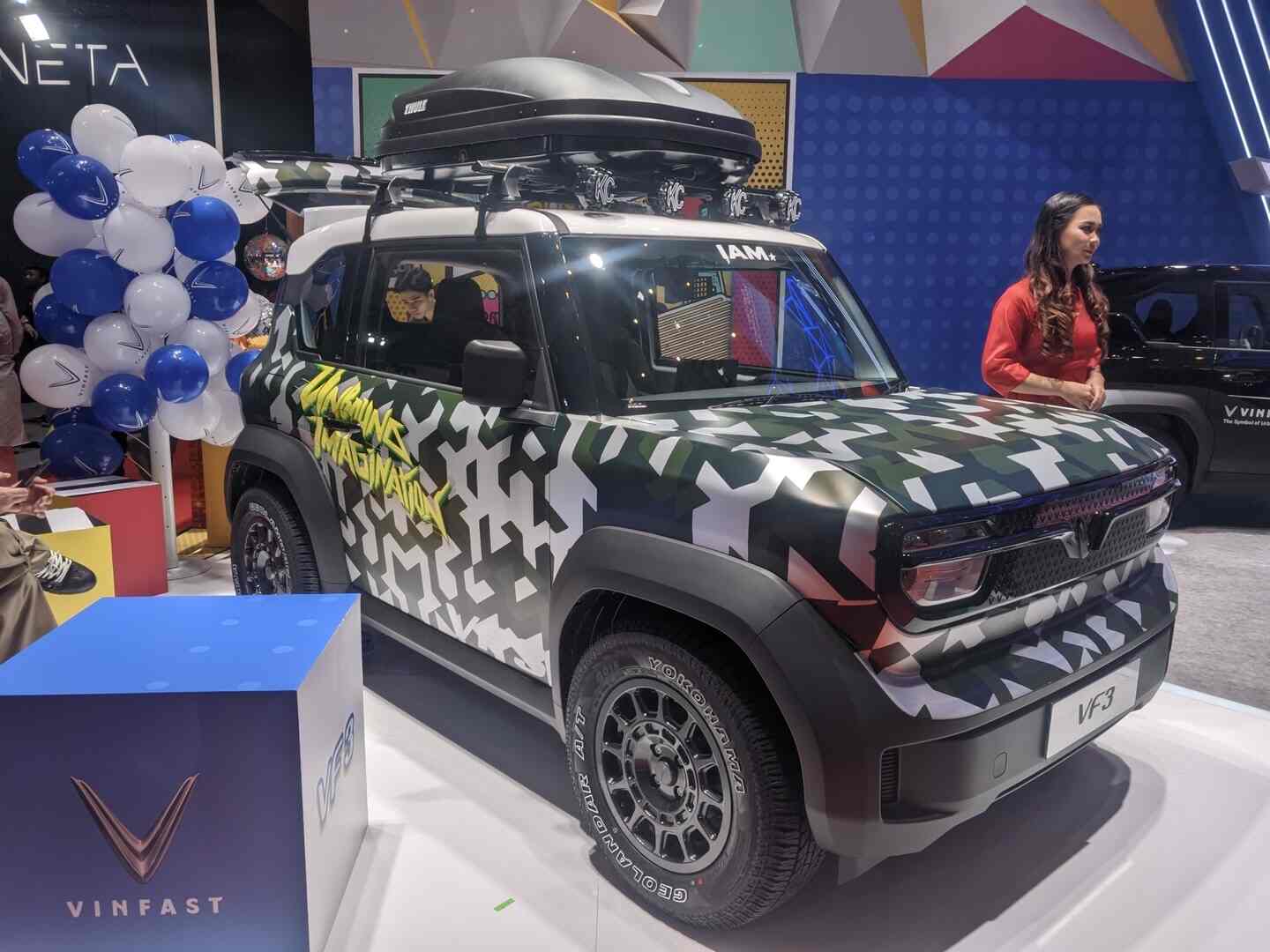 Vinfast VF3 Dikenalkan di IIMS 2025, Cek Perbandingannya dengan Wuling Air ev