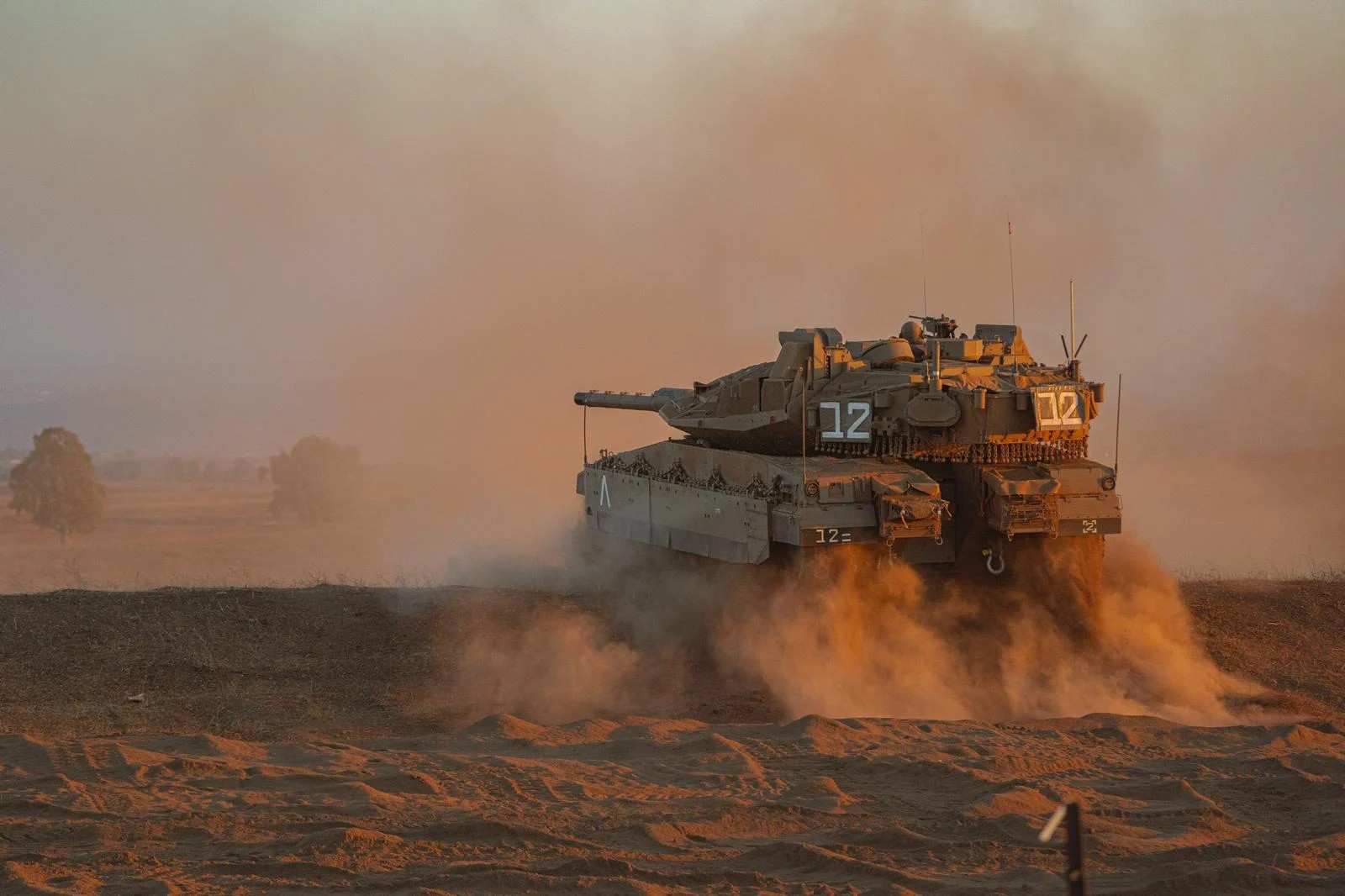 Pertama dalam 20 Tahun, Tank-Tank Israel Duduki Lagi Tepi Barat
