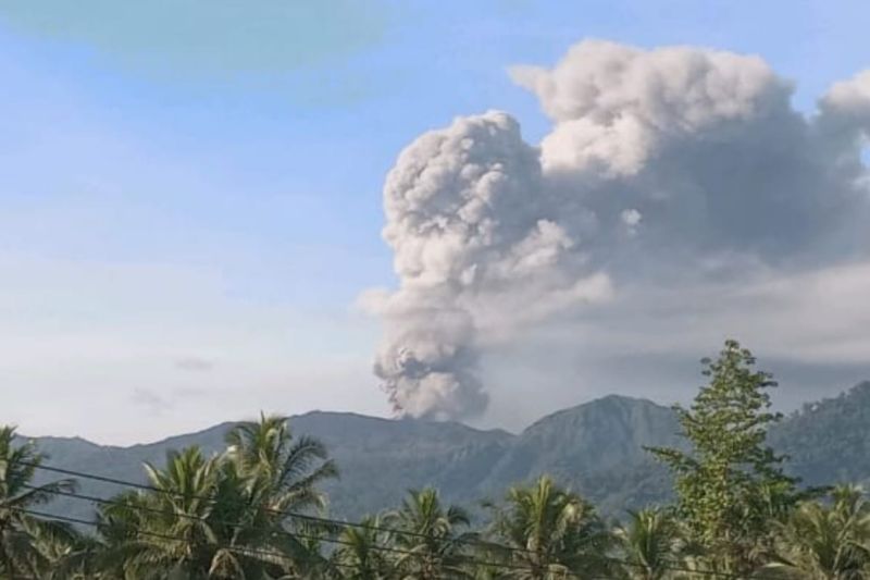 Gunung Dukono Erupsi, Semburkan Abu Vulkanik Setinggi 1.200 Meter 