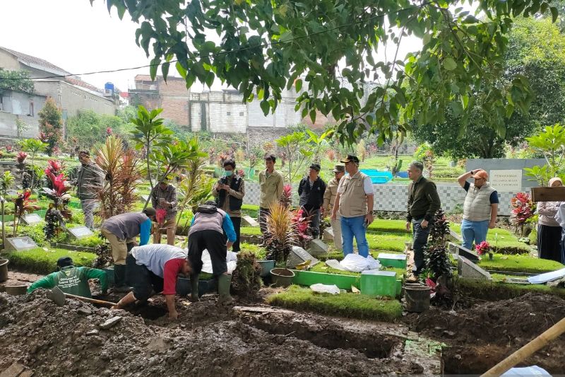 Tergerus Longsor, 8 Makam di TPU Nagrog Ujungberung Direlokasi