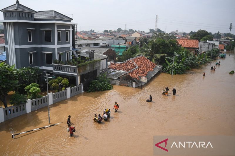 29 RT di Jakarta Terendam Banjir, Ketinggian Air Mencapai 2,5 Meter