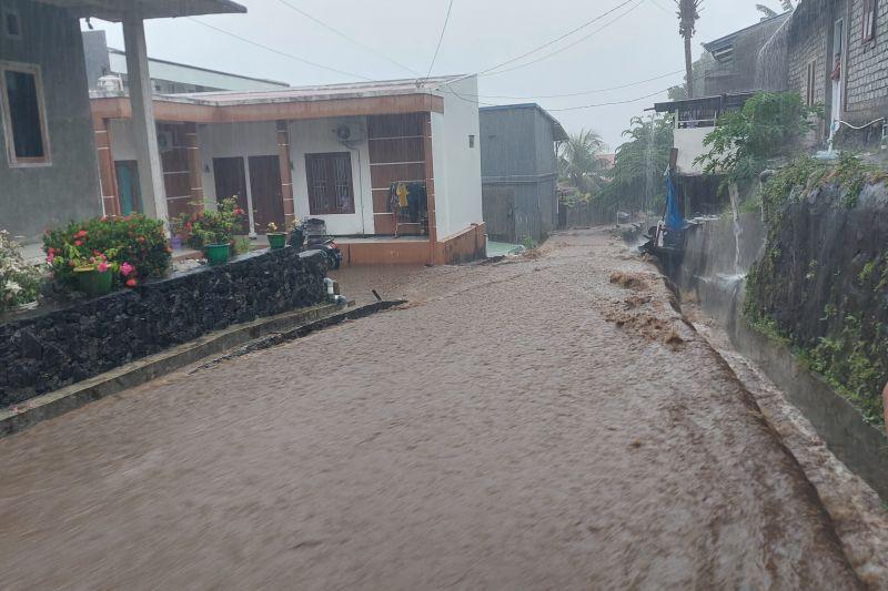 BMKG Ternate: Waspada Dampak Cuaca Ekstrem di Maluku Utara 