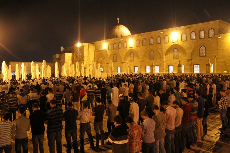 Dibatasi Israel, Masjid Al-Aqsa Dipenuhi 180 Ribu Jemaah Iktikaf