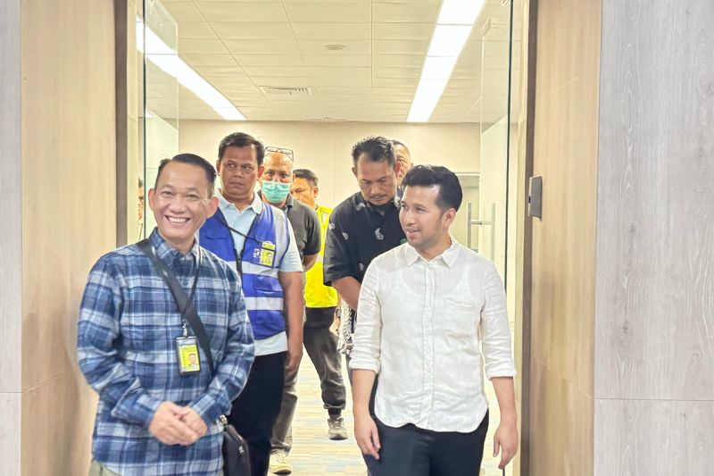 Tinjau Kesiapan Bandara Juanda, Wagub Jatim: Kepadatan Arus Balik Sudah Terasa