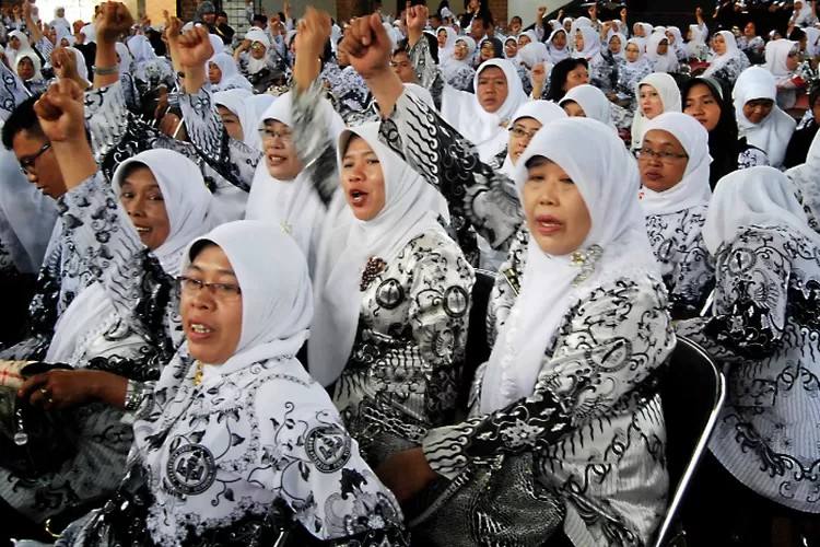 587 Ribu Guru ASN & 146.608 Honorer Terima Tunjangan Tahap Awal