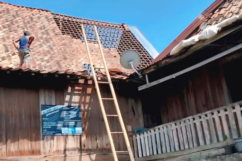 151 Rumah Warga OKU Sumsel Rusak Diterjang Angin Kencang
