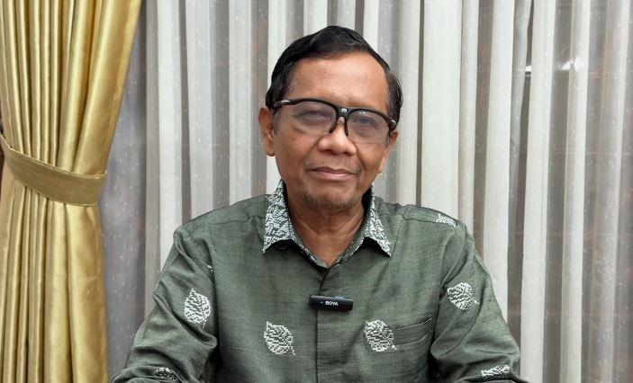 Kenyataan Pahit di Balik Viralnya #KaburAjaDulu Kata Mahfud MD