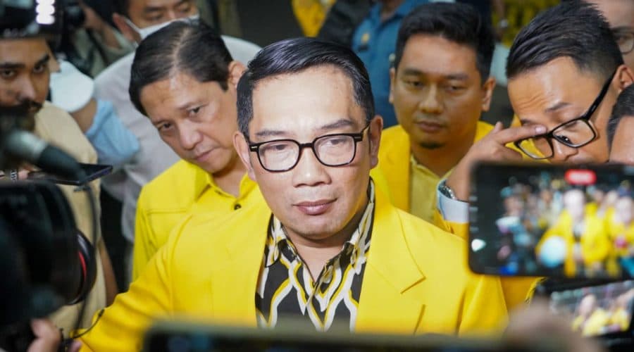 Mantan Gubernur Jawa Barat Ridwan Kamil mengenakan atribut Partai Golkar. (Dokumentasi: partaigolkar.com)