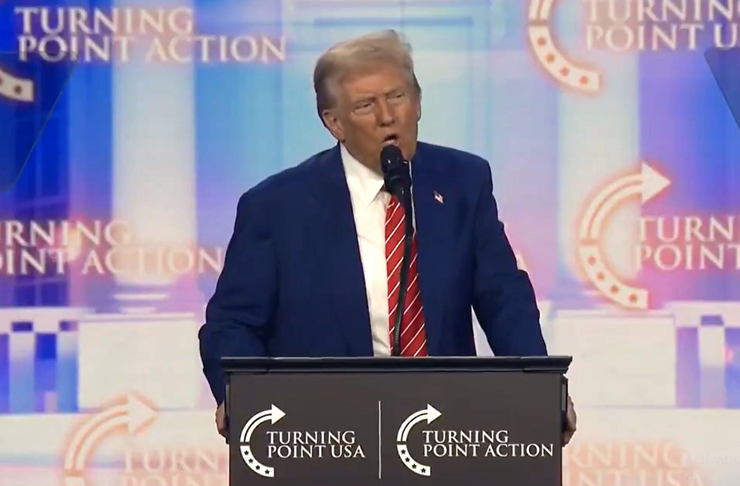 Presiden terpilih Donald Trump dalam konferensi Turning Point Action di Arizona, AS, Minggu (22/12/2024). Ia tak segan mengejek dan mengancam pihak yang berseberangan. (Foto: X.com/@realdonaldtrump)