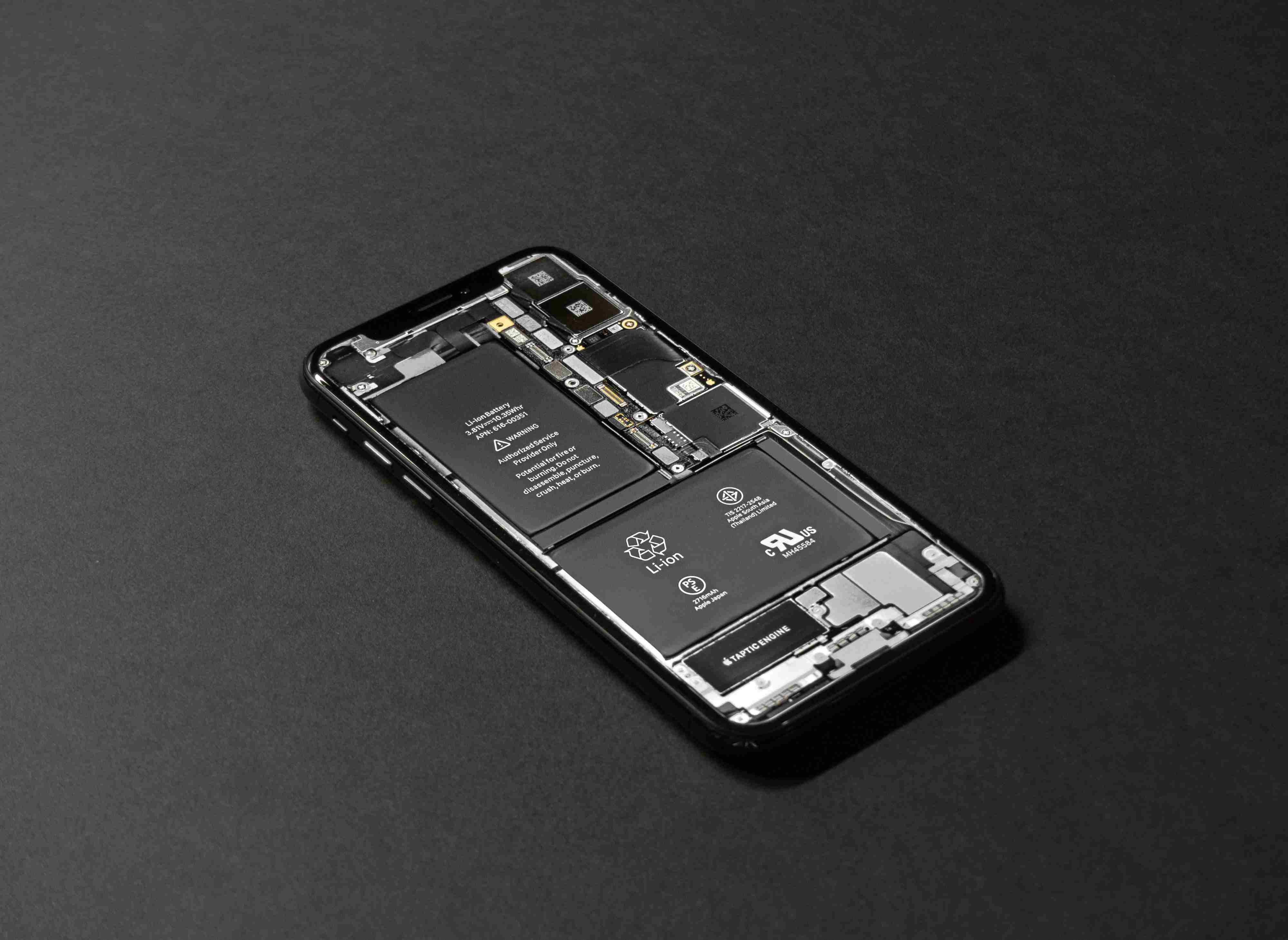 Ilustrasi hardware handphone. Foto: Pexels