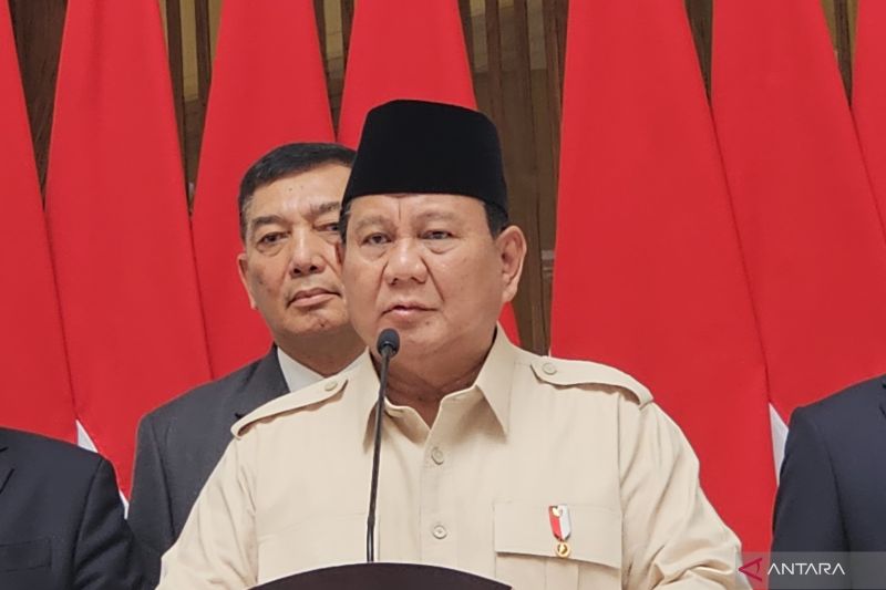 Presiden Prabowo Subianto menanggapi polemik biaya makan bergizi gratis dari dana zakat. (Antara Foto/Livia Kristianti)