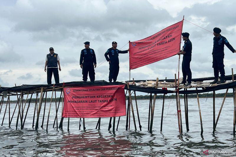 KKP menyegel pagar laut Tangerang. (Antara)