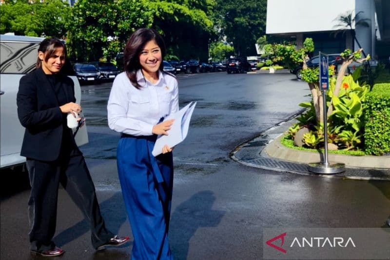 Menkomdigi Meutya Hafid tetap mempertimbangkan kebebasan berekspresi anak dalam rencana pembatasan medsos. (Antara)