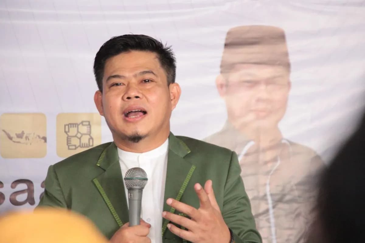 Anggota Komisi I DPR Oleh Soleh mendorong pelarangan internet buat anak pada jam tertentu. (ANTARA/HO-Humas DPRD Jabar)