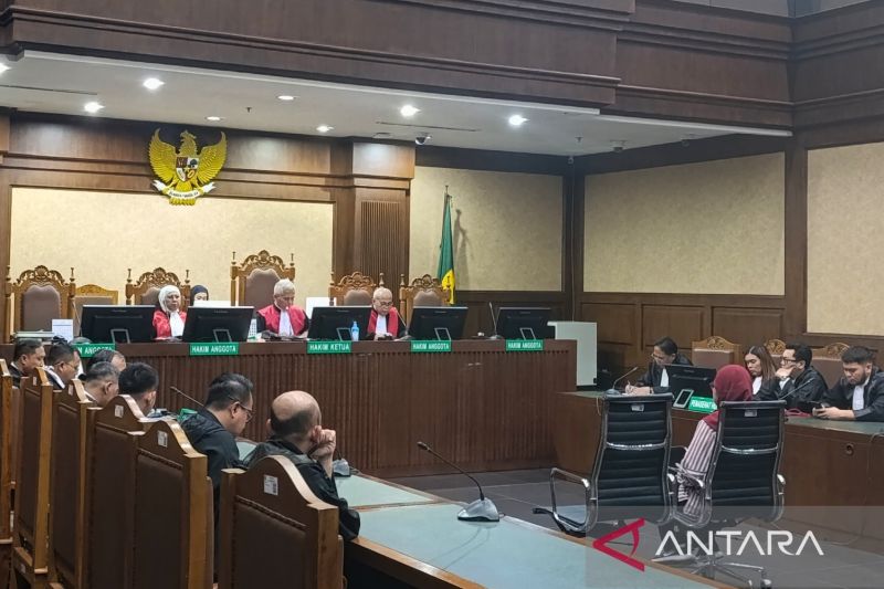 Karen Agustiawan saat menjalani sidang di Pengadilan Tipikor Jakarta. (Antara/Agatha Olivia Victoria)