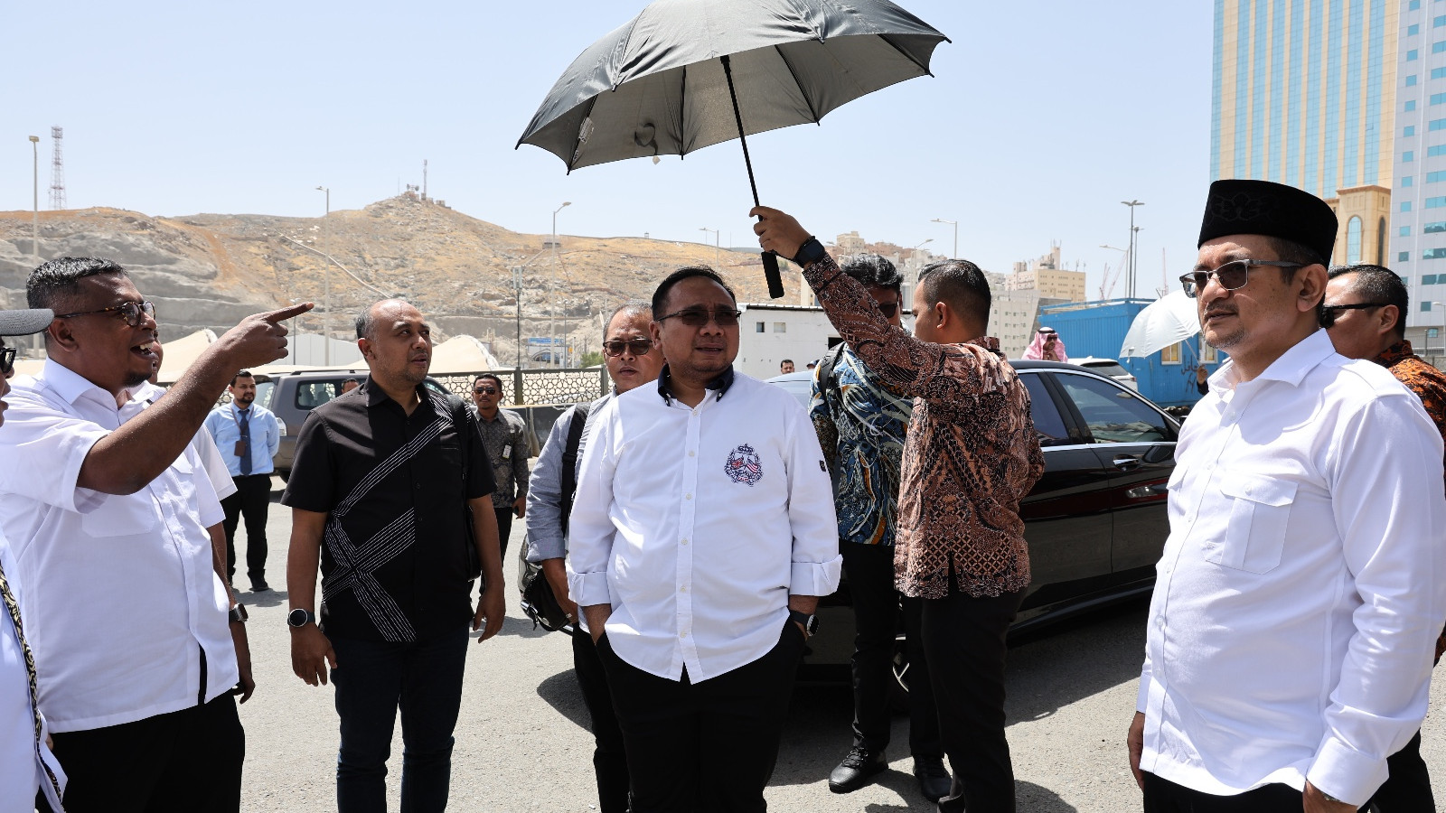 Menag Yaqut Cholil Qoumas diduga diserang Pansus Haji terkait konflik antara PBNU dan PKB. (Antara)