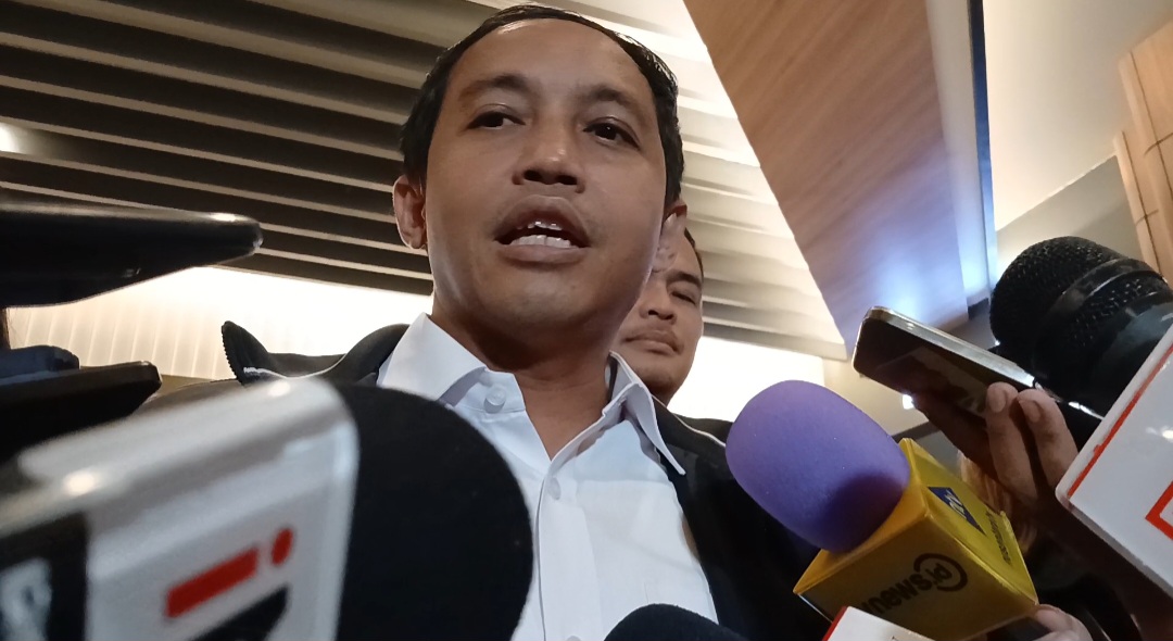 Eks Wamen ATR/BPN Raja Juli Antoni, yang merupakan kader PSI, membantah keterlibatan menteri/wamen di kasus setifikat pagar laut. (Fakta.Com/Dewi Yugi Arti)