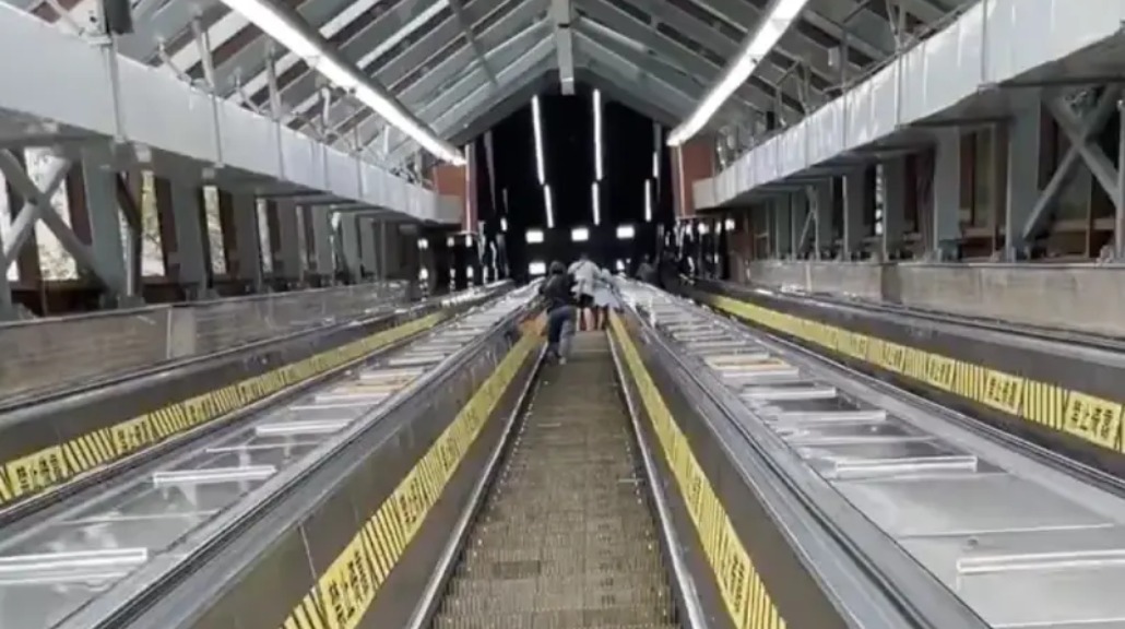 Stasiun bawah tanah Hongyancun di China. (Dokumen Oddity Central)