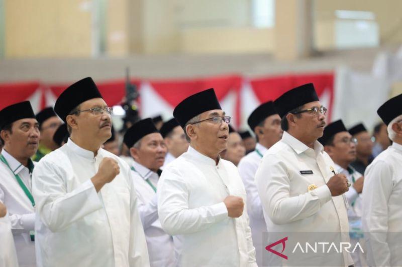 Ketua Umum Pengurus Besar Nahdlatul Ulama (PBNU) Yahya Cholil Staquf (tengah). (Foto:&nbsp;ANTARA/HO-PBNU)