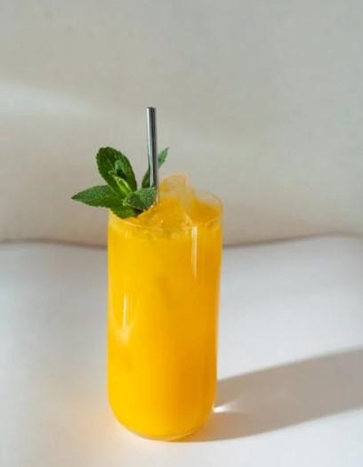 Jus buah juga menjadi pilihan yang cocok untuk diminum saat berbuka. (Sumber: Pexels)