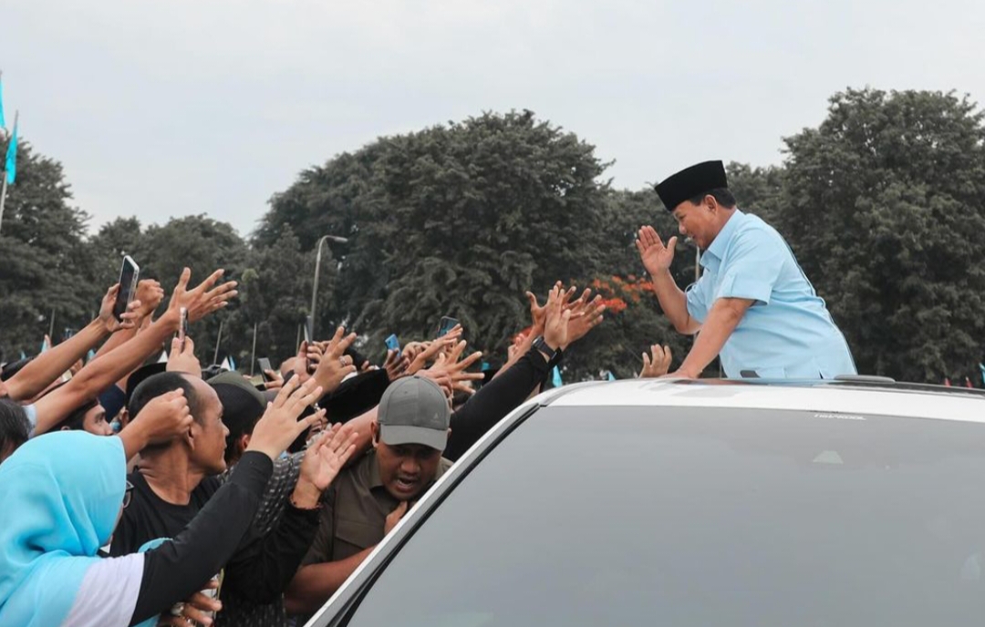 Prabowo Subianto, dalam kampanye Pilpres 2024, menjadikan makan gratis sebagai program andalannya. Pakar menilai program ini jadi salah satu penentu kemenangan. (Antara)&nbsp;