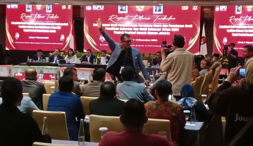 Momen Saksi RIDO & Saksi Dharma-Kun Tolak Pleno KPU Jakarta