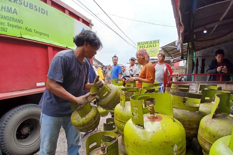 Anggota DPR Kritik Distribusi LPG 3 Kg di Pangkalan: Harus Dikaji Ulang