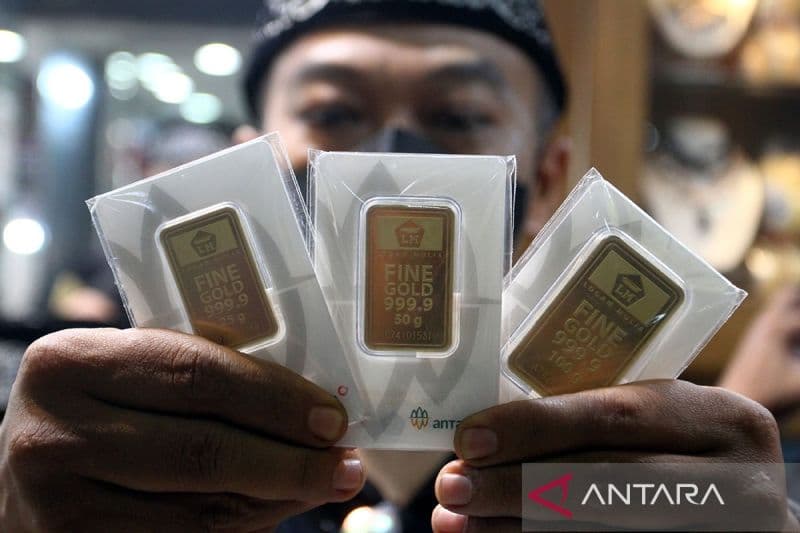 Wow, Harga Emas Antam Tembus Rp1,701 Juta per Gram