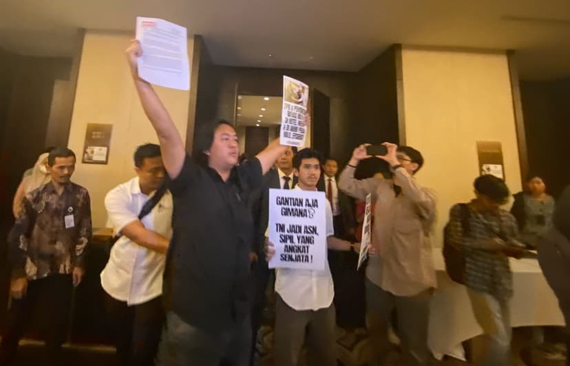 Represi saat Aksi Tolak RUU TNI di Hotel Mewah Jakarta