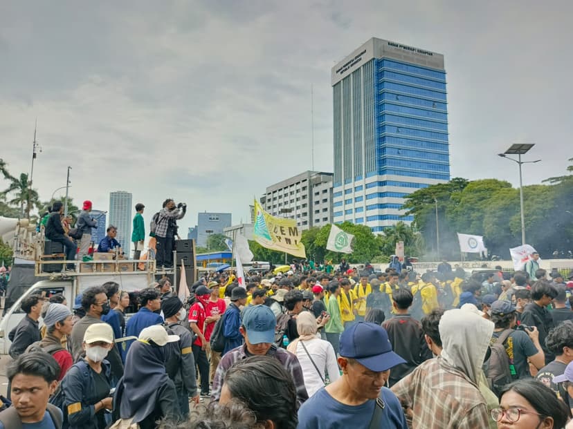 Massa Aksi Sepakat Duduki DPR Meski UU TNI Telah Disahkan