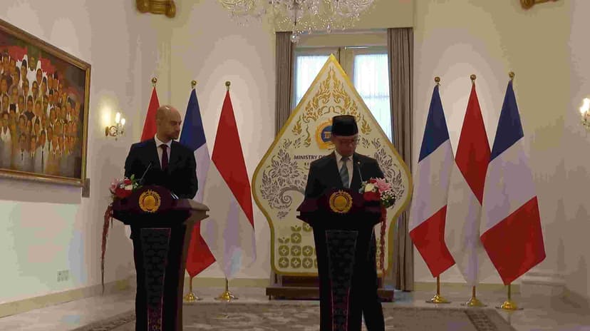 Menlu RI & Menlu Prancis: Emmanuel Macron Kunjungi RI pada Mei