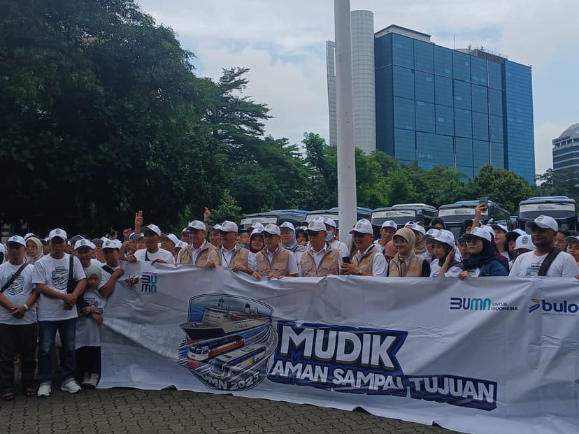 Peserta Mudik Gratis Bulog Dibekali Sembako Sebelum Berangkat