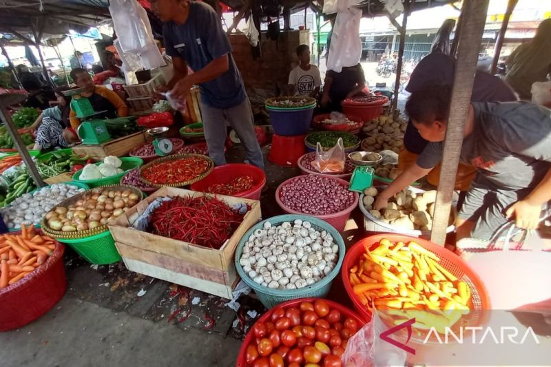 Harga Pangan Jabar Stabil, Tapi Rawit Merah dan Bawang Putih Masih Mahal