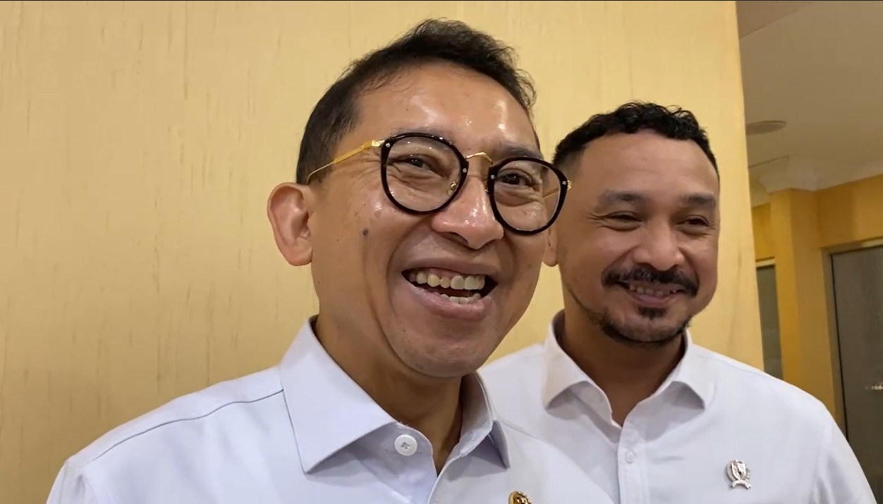 Tren Gambar AI Dikecam, Menbud Minta Seniman Adaptasi dengan AI