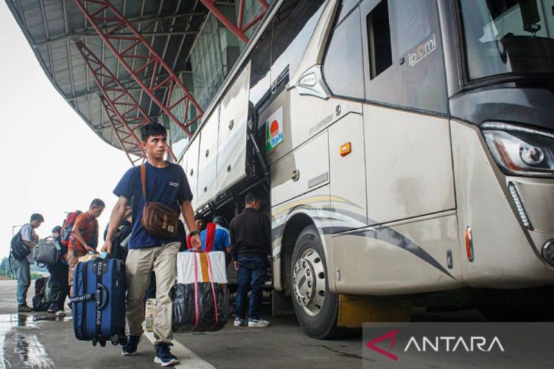 Lebih dari 32 Ribu Pemudik Kembali ke Jakarta via Terminal Pulo Gebang
