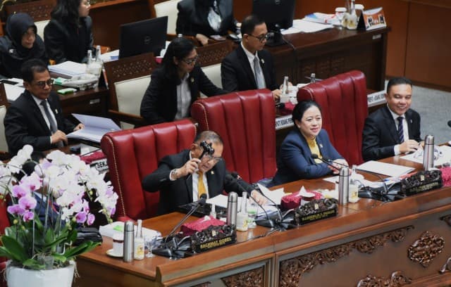 DPR Resmi Sahkan RUU TNI Jadi Undang-Undang